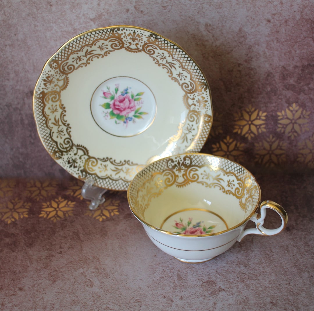 Aynsley Teacup and Saucer, Pattern 7805, Yellow Gold Pink Roses - Etsy