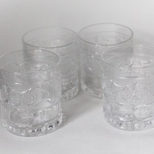 Vasos de whisky, Studio Crystal Godinger, patrón sándwich, estrella y pergamino