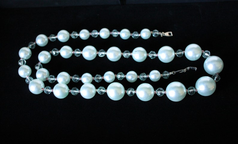 Vintage 1960/'s Green Bead Necklace