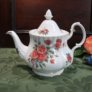 Grande théière Royal Albert Centennial Rose