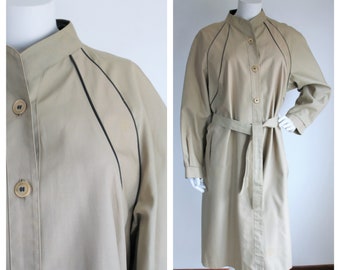 Vintage All Weather Beige Coat, Size Medium, 1970's