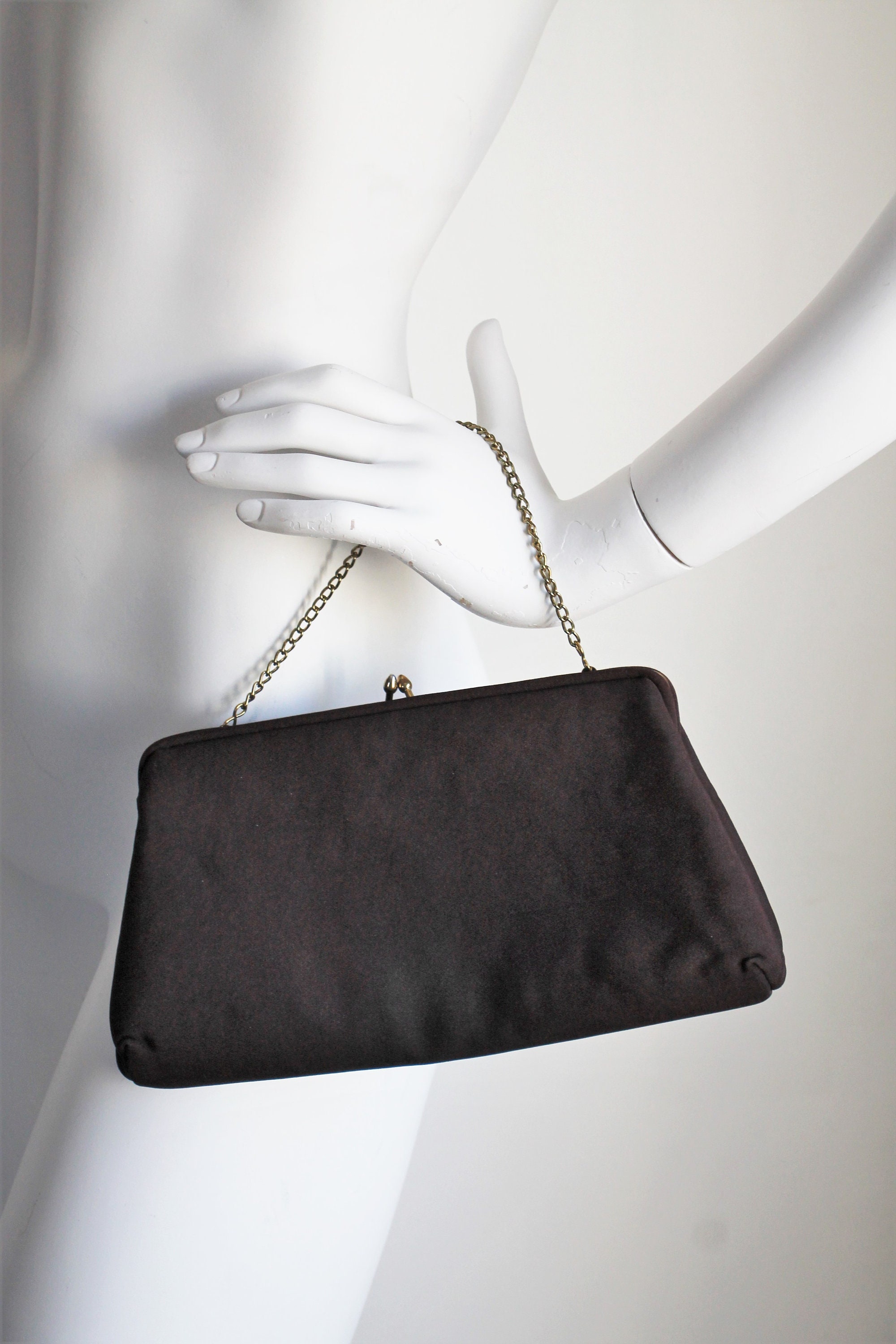 60s Brown Shoulder Bag - Brassy Gold Chain Strap - Chocolate Leather - –  Vintage Vixen Clothing