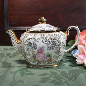Sadler Teapot Pinkie Lady Pattern Circa 1930's