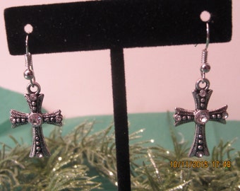 Cross oorbellen, Zilveren Kruis oorbellen, strass oorbellen, Dangle Earrings, verklaring oorbellen, religieuze oorbellen, opstanding