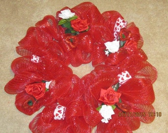 Roses Mesh Wreath, Red Wreath, Flower Wreath, Mother's  Day Decor, Wall Decor, Door Decor, Red Deco Mesh