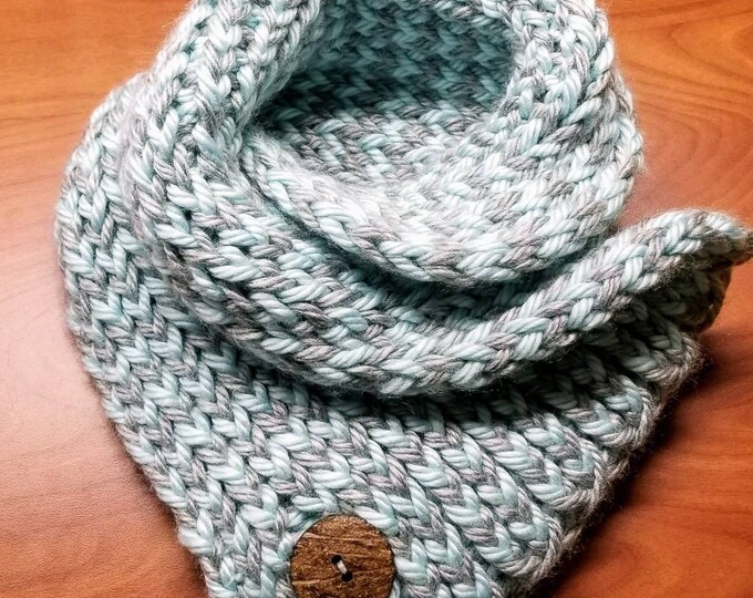 Icicle & Frost Handmade Chunky Cowl Scarf