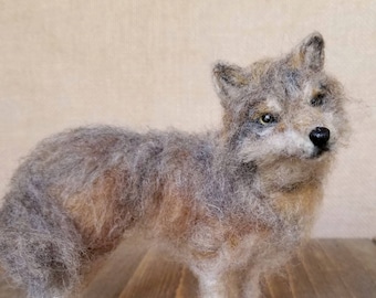 Grey Wolf, Wolf sculpture, Needle felted Wolf, Timber wolf, Wolf Decor, Gray wolf, Wolf art, Nature table
