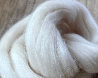 2oz Tea Light Merino Wool Roving, Needle Felting Wool, Light beige Merino Top, Wool for Needle Felting