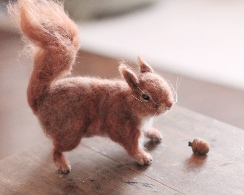 Needle Felted Red Squirrel Made to Order zdjęcie 1