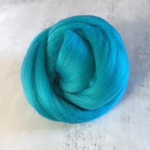 2oz Seascape Turquoise Merino Wool Roving: Needle Felting Fiber