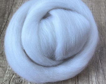 2oz Pearl Merino Wool Roving, Needle Felting Wool, Cool light Gray/White Merino Top, Wool for Needle Felting