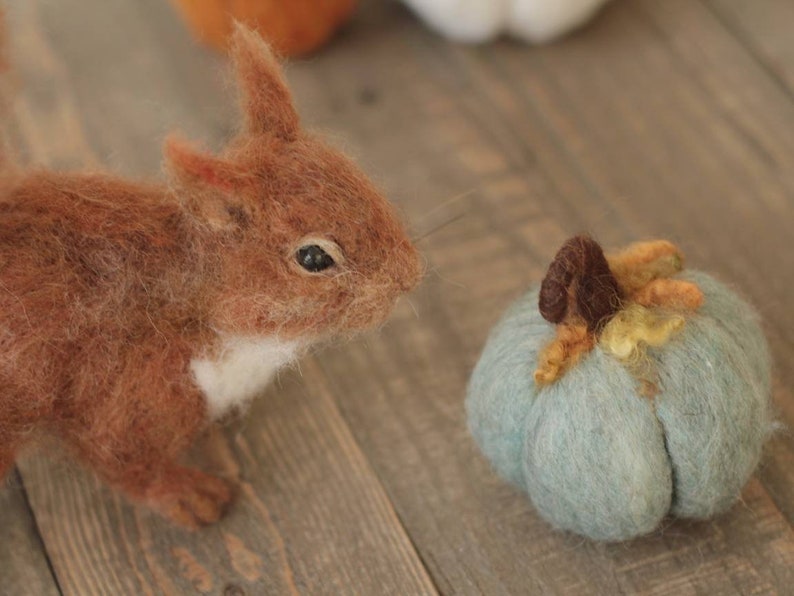 Needle Felted Red Squirrel Made to Order zdjęcie 7