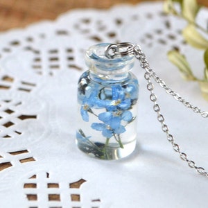 Collar con colgante de no me olvides en frasco de resina, inicial personalizada, joyería de flores prensadas reales, idea de regalo para mujer, collar de recuerdos florales
