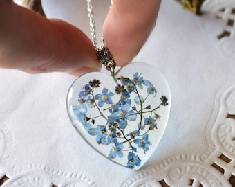 terrarium necklace Forget me not memorial gift for friend, Blue Pressed flower jewelry friendship gift, real flower necklace pendant Resin