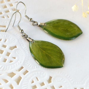 birch leaf earrings green resin minimalist jewelry, lightweight earrings green wedding gift women bridesmaid gift mom nature lover gift boho
