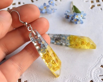 Boucles d'oreilles bleu jaune résine cristal Ukraine drapeau pressé fleur bijoux ne m'oubliez pas et immortel floral, soutien Ukraine cadeau amoureux de la nature