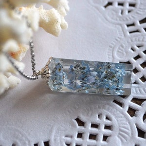 Collier pendentif myosotis bleu, cadeau bijoux insolite pour fille, bijoux pour femme bijoux uniques fleurs en bijoux cadeau jardinage image 2
