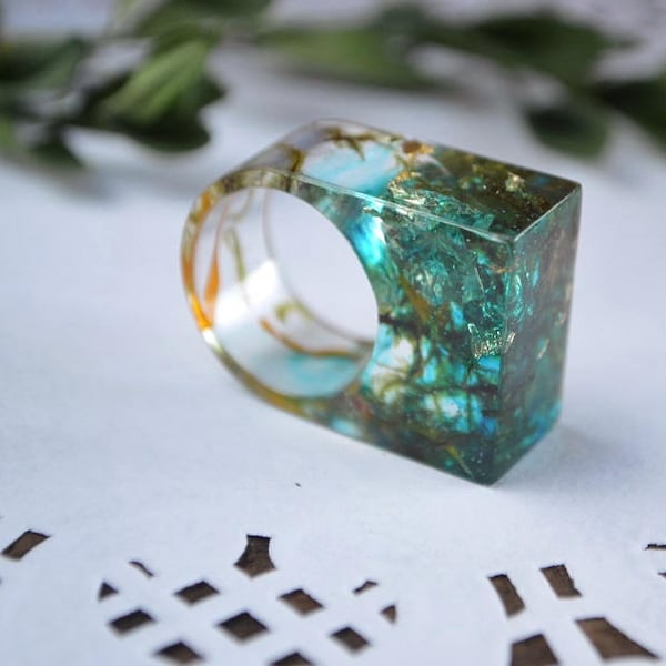 resin ring for women birthday gift for her, clear statement ring green forest moss resin jewelry pressed flower nature lover gift for girl