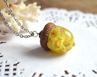 acorn necklace yellow flower acorn jewelry immortelle, gift for her girlfriend gift idea for nature lover, daughter gift bridesmaids pendant