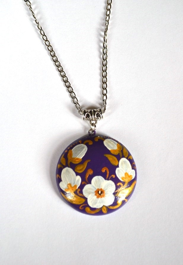 Vintage Violet Floral Pendant Necklace Gold Tone Purple