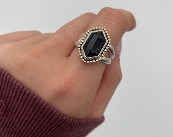 Black Spinel Ring w 14k Gold-Filled Accent. Size 8.