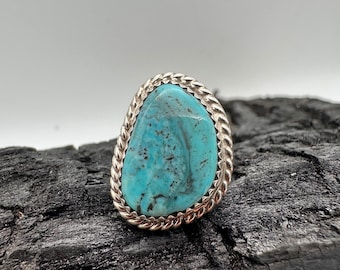 Sterling Silver Kingman Turquoise Ring Size 7.5.