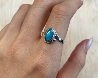 Sterling Silver Turquoise Ring. Size 8.5