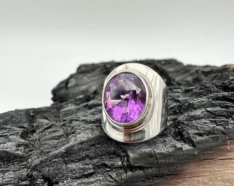 Sterling Silver Faceted Amethyst Ring Size 6.