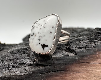 Sterling Silver White Buffalo Ring Size 7.