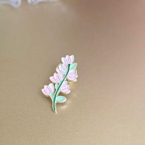 Pink Flower Pin / Enamel Pin / Accessories