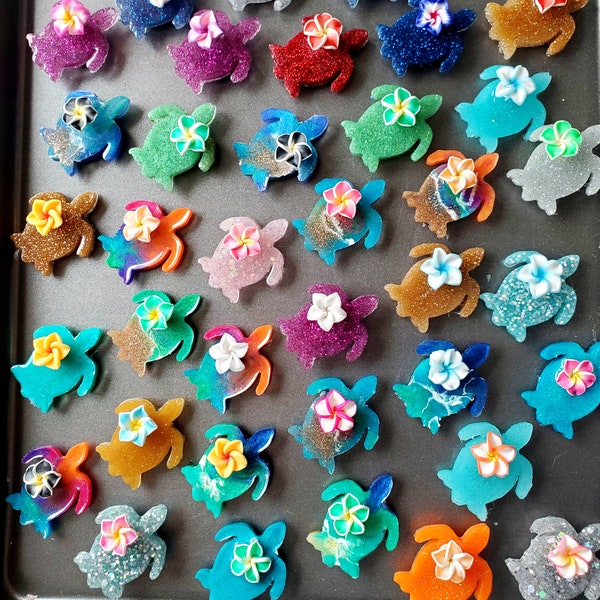 Sea Turtle Magnets with Plumeria Flower, Ocean art, magnets, Beach magnets, Colorful magnets, Refrigerator magnets, Resin beach art, Turtle