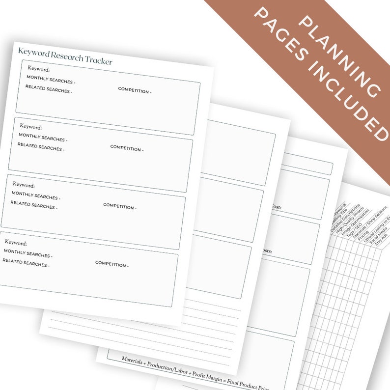 Op de afbeelding: Een stapel witte papieren pagina's met een turquoise rand, met de tekst "Keyword Research Tracker" en secties voor zoekwoord, maandelijkse zoekopdrachten, gerelateerde zoekopdrachten en concurrentie. De woorden "Planning Pages Included" zijn in bruin gedrukt.