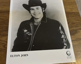 Fotografía promocional original de Elton John, circa 1982, para Geffen Records, 8x10 pulgadas, n.° 2