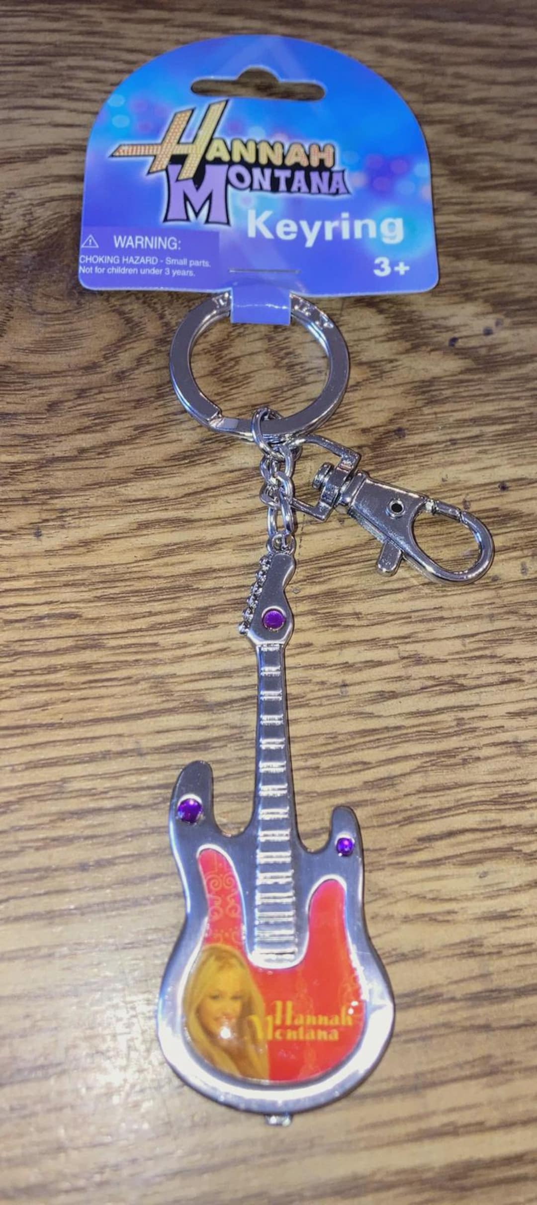 ハンナ・モンタナ キーホルダー ギター付き　シルバー HANNAH MONTANA Pewter Guitar Keyring #27151 Disney NEW Old Stock