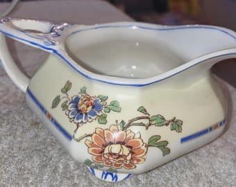 W.H. Grindley & Co. Sheraton Ivory Creamer wyprodukowano w Anglii – patent USA D71528