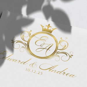 Logotipo elegante para bodas: Monograma dorado con escudo e iniciales personalizadas (descarga digital)