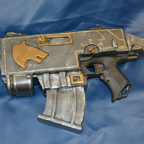 MADE TO ORDER* Bolter Pistol of Space Wolf Space Marine for cosplay larp Warhammer 40.000 Wolves one-handed gun Nerf replica costume weapon