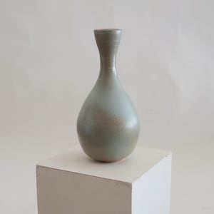 Vaso de cerámica azul claro feito à mão: decoración elegante para casa