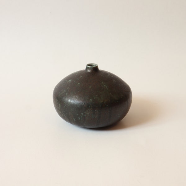 Small Bud Vase, Speckled Stoneware Ceramic Vase, Modern Vase, Minimalist Decor, Black and Green Vase