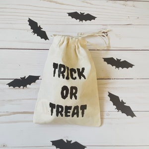 Halloween favors bag, trick or treat bag, party favor bags - drawstring organic cotton 7x5