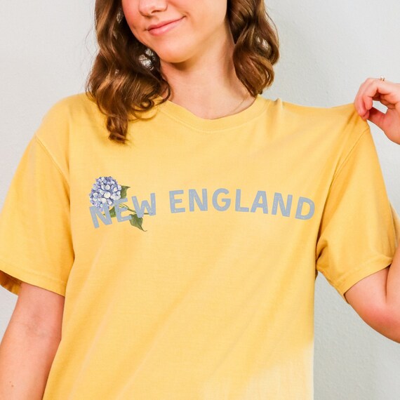 New England Hydrangea Comfort Colors Crewneck T-shirt, New England 