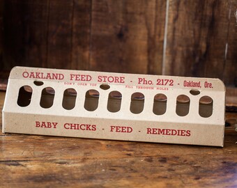 CLEARANCE - 1940s Unused Baby Chick Feeder - Cardboard - Oakland Feed Store, OR - Farmhouse Decor, Tablescape and Vase