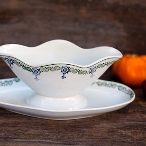 CLEARANCE - Vintage French Vintage Gravy / Sauce Boat - St Amand - 1920s