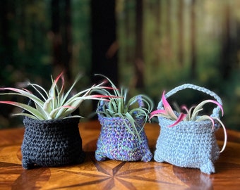 Air plant hanger, Cauldron, plant cauldron, crochet plant hanger, Plant pot