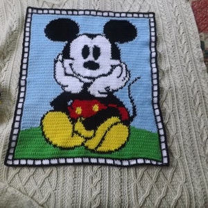 Sitting Micky Mouse afghan pattern grid only