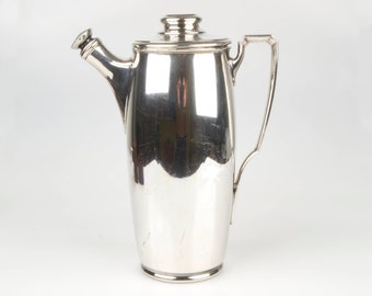 Vintage Meriden 1920s Art Deco silver plated American cocktail shaker.