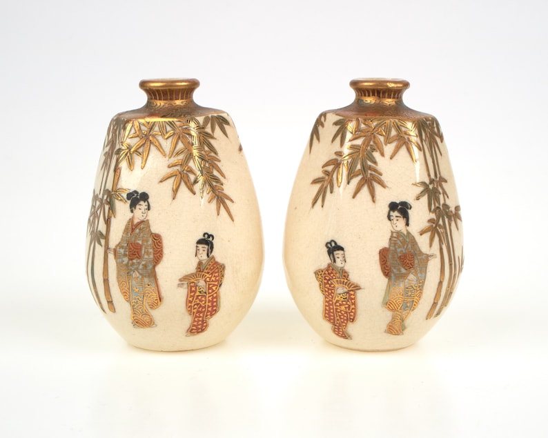 Pair of antique 1900s Japanese satsuma pottery vases
