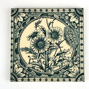Antique 1890s Victorian English daisies and cow parsley blue and white pottery tile.