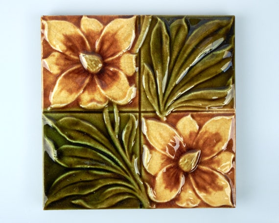 ANTIQUE BOOTE ART NOUVEAU MAJOLICA TILE C1900