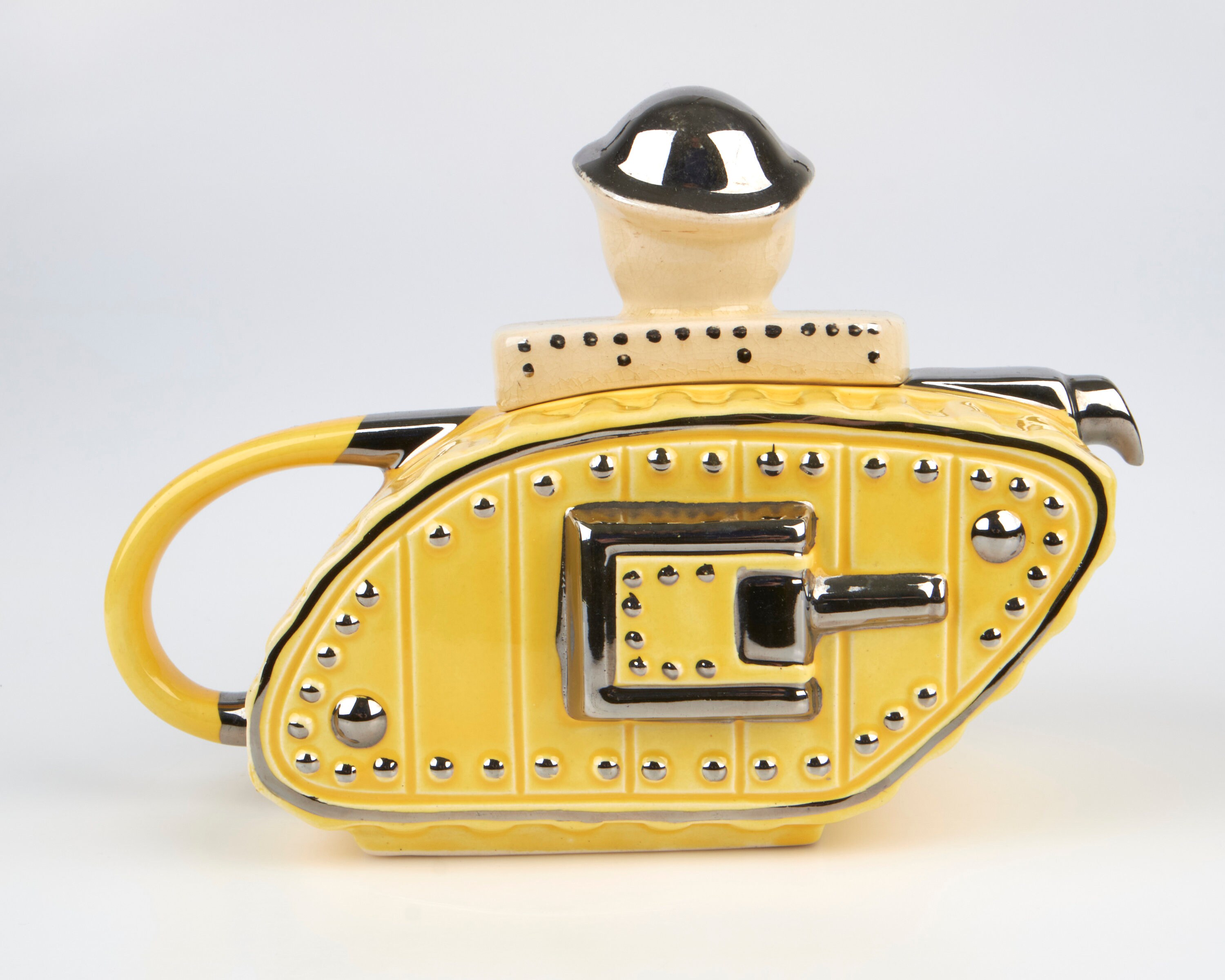 192030s Art Deco Sadler Pottery WW I Tank Teapot Driven by Etsy UK